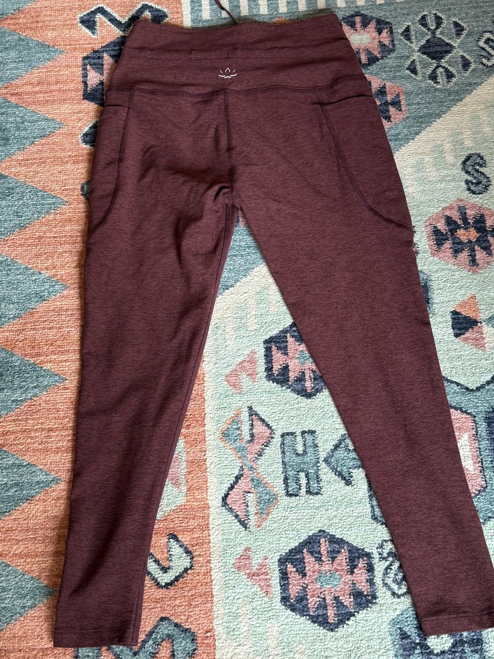 NWOT Beyond Yoga ankle length leggings with pockets